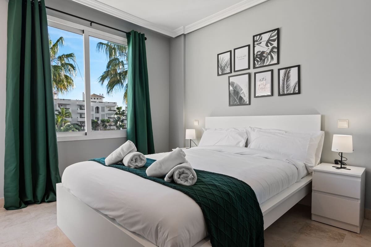 2 soveværelse Penthouse til salg i New Golden Mile med swimmingpool - € 355.000 (Ref: 9180433)