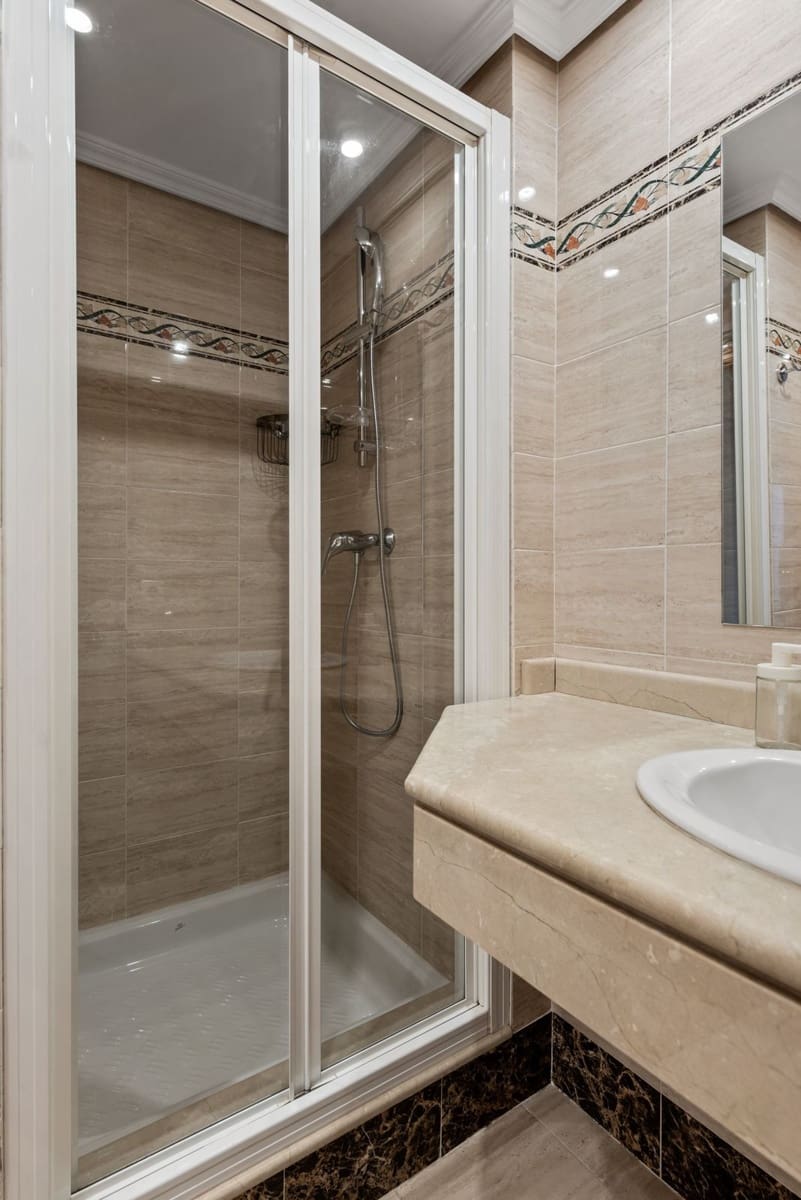 2 camera da letto Attico in vendita in New Golden Mile con piscina - 355.000 € (Rif: 9180433)