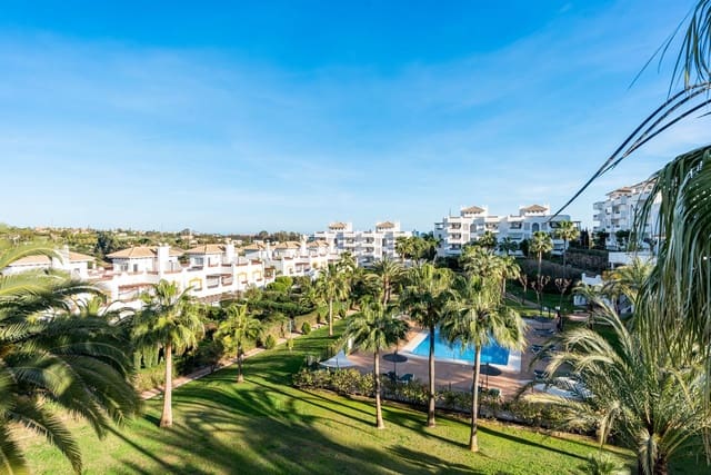 2 quarto Penthouse para venda em Selwo, Estepona com piscina - 355 000 € (Ref: 9180433)