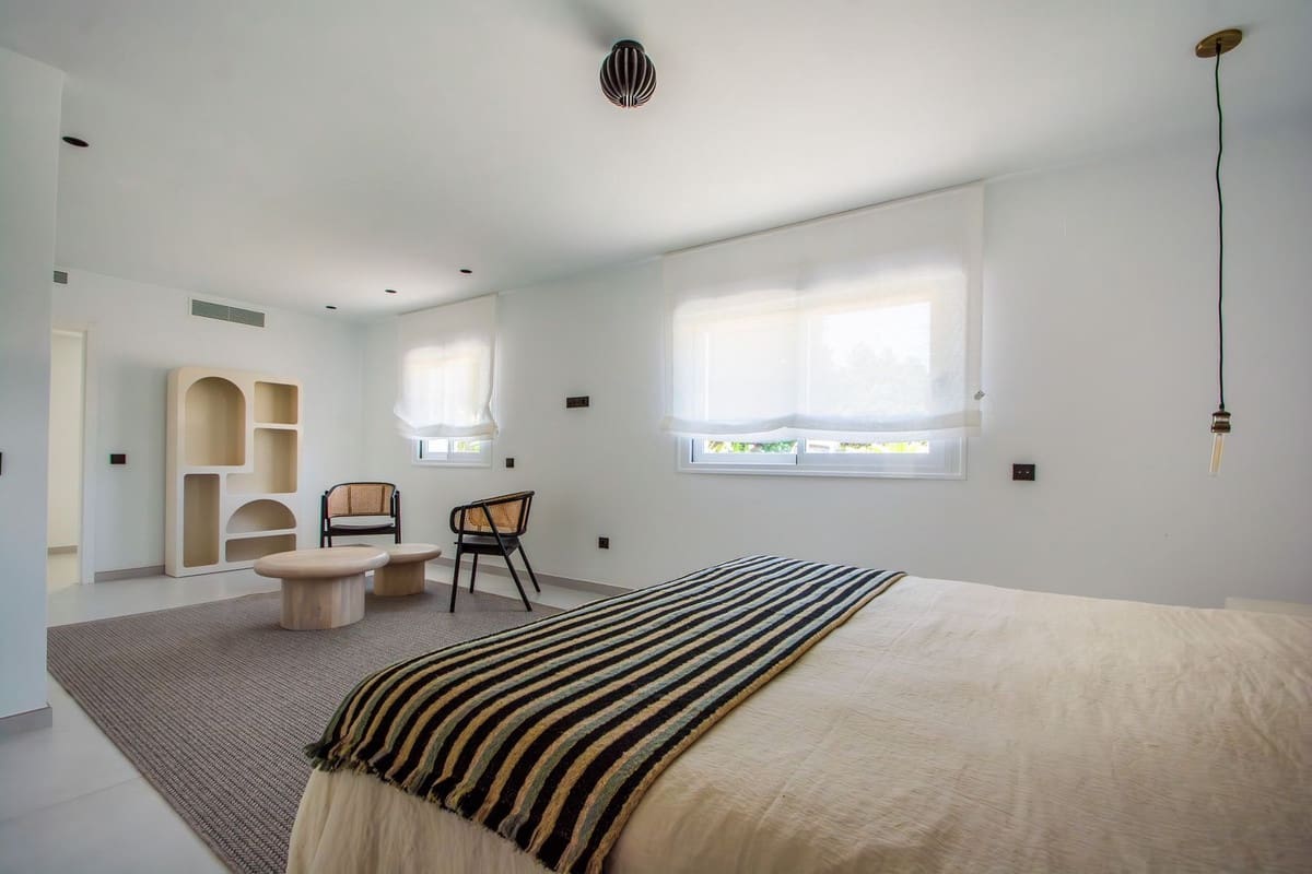 Chalet de 4 habitaciones en Marbella en venta con piscina garaje - 2.195.000 € (Ref: 9186035)