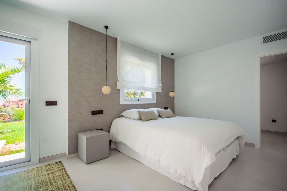 4 sypialnia Willa na sprzedaż w Marbella z basenem garażem - 2 195 000 € (Ref: 9186035)