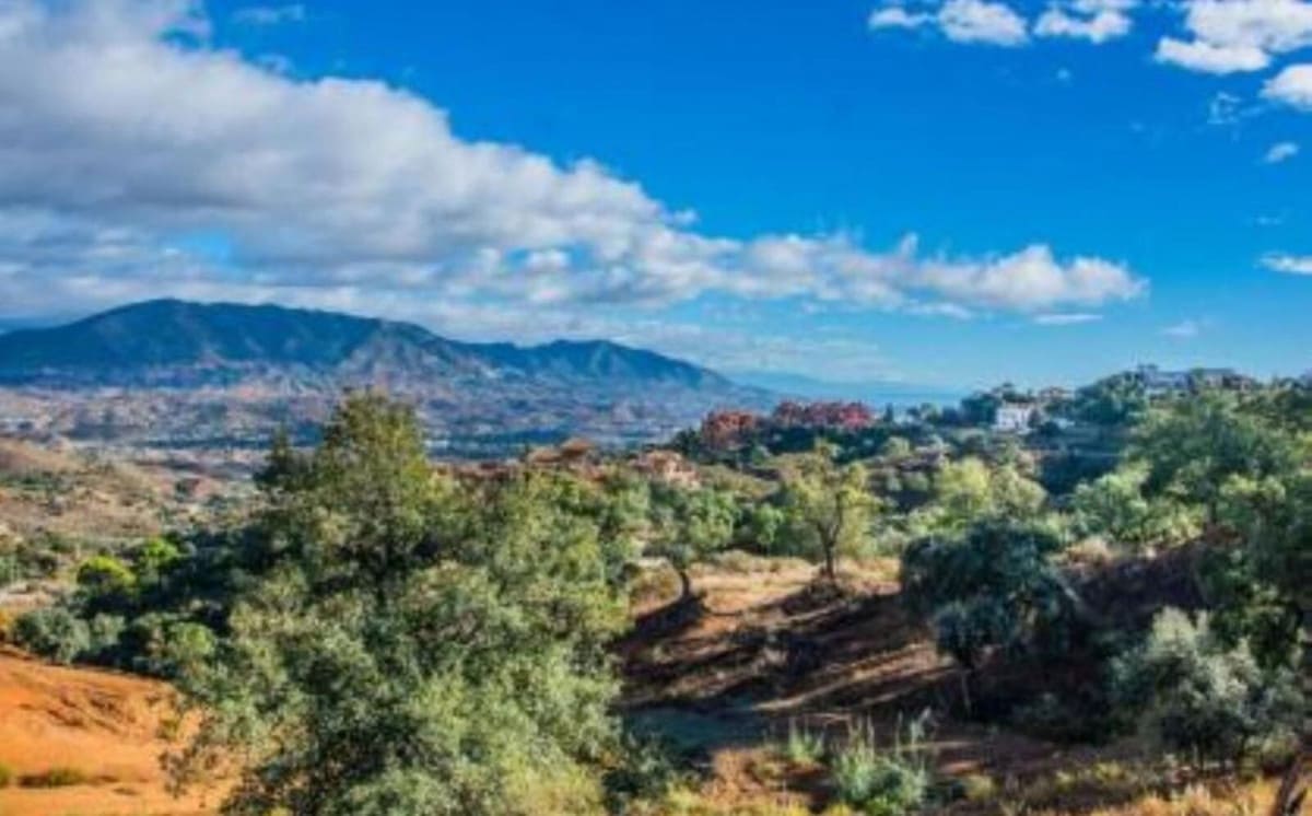 4 slaapkamer Halfvrijstaande villa te koop in Marbella met zwembad garage - € 1.800.000 (Ref: 9186164)