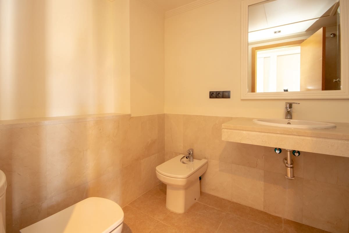 4 chambre Villa/Maison à vendre à La Duquesa / Puerto de la Duquesa avec piscine garage - 1 200 000 € (Ref: 9186490)