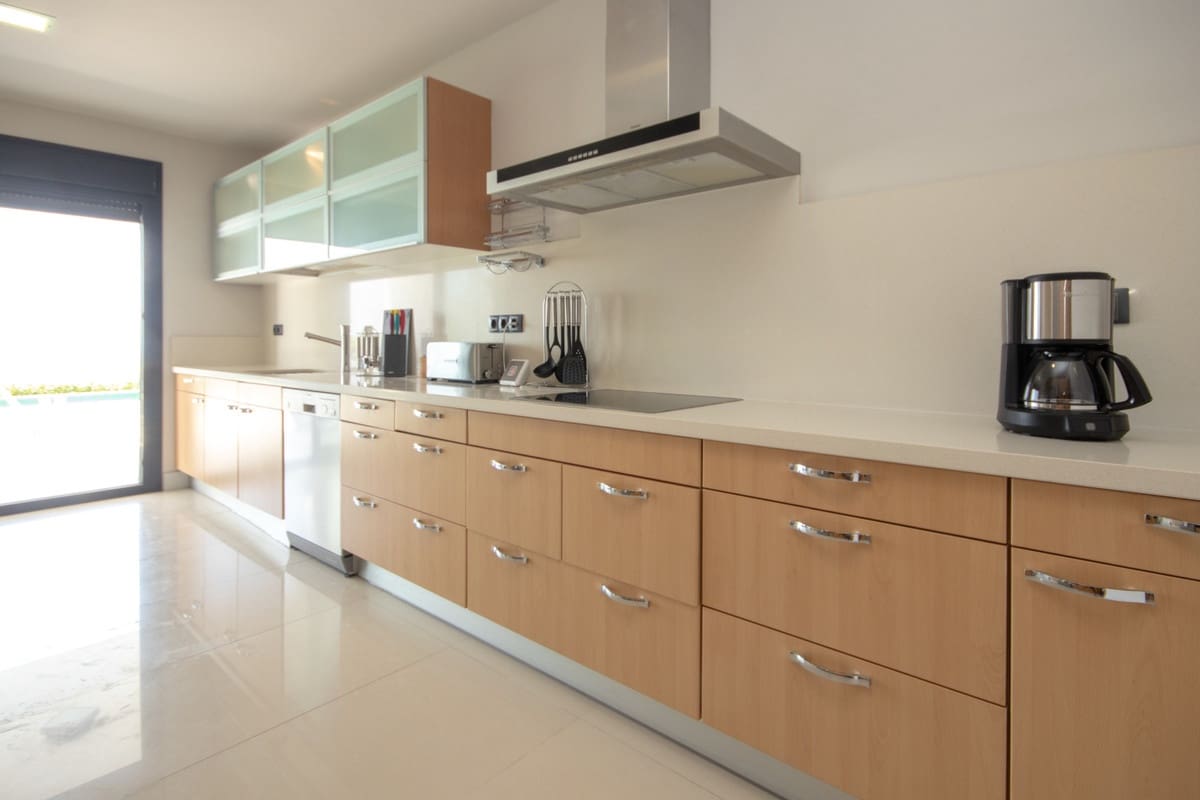 4 chambre Villa/Maison à vendre à La Duquesa / Puerto de la Duquesa avec piscine garage - 1 200 000 € (Ref: 9186490)