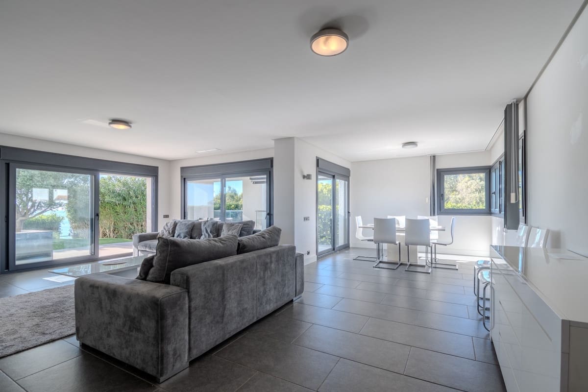 4 chambre Villa/Maison à vendre à La Duquesa / Puerto de la Duquesa avec piscine garage - 1 200 000 € (Ref: 9186490)