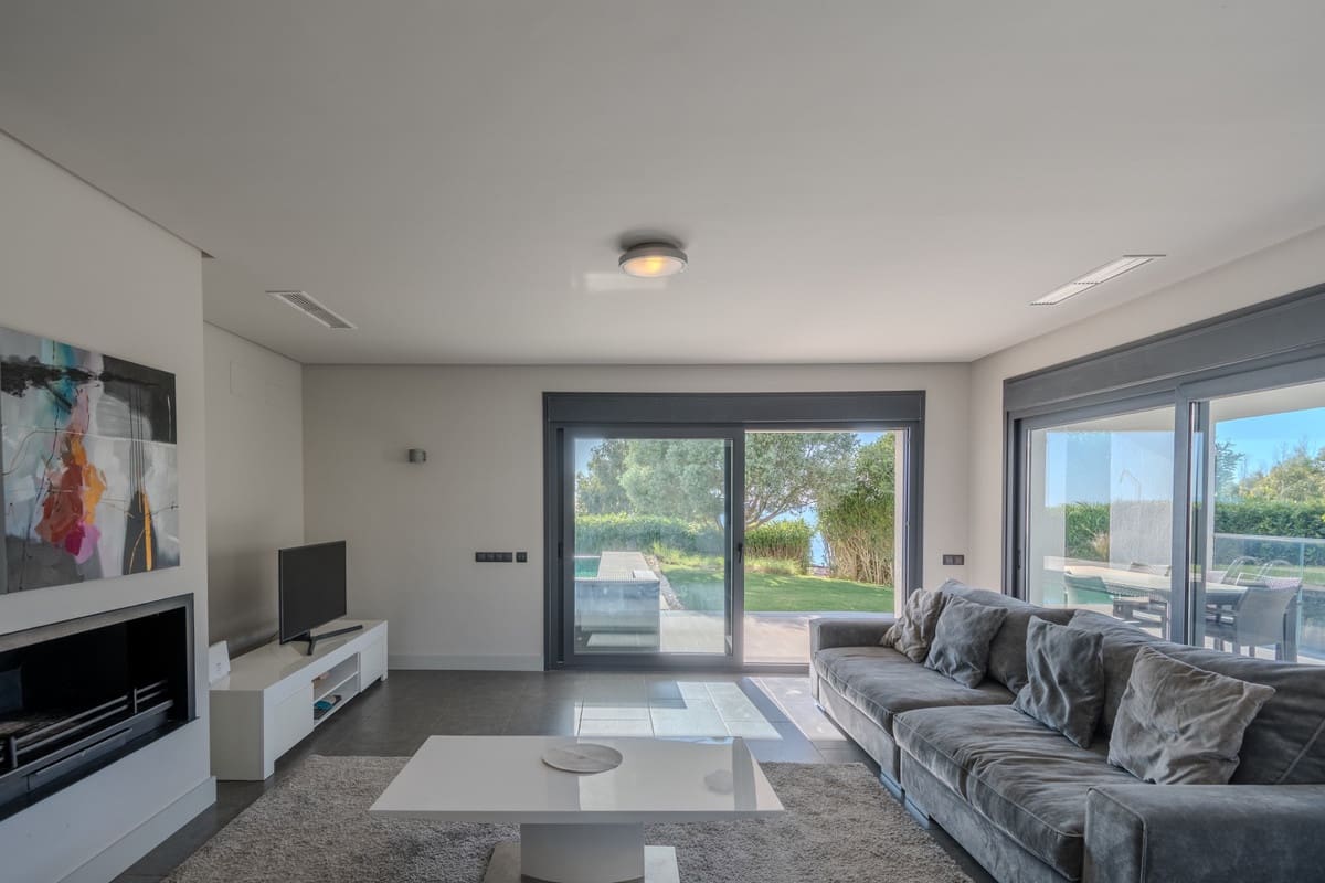 4 chambre Villa/Maison à vendre à La Duquesa / Puerto de la Duquesa avec piscine garage - 1 200 000 € (Ref: 9186490)