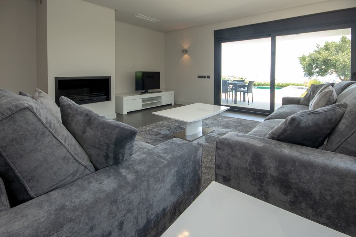 4 chambre Villa/Maison à vendre à La Duquesa / Puerto de la Duquesa avec piscine garage - 1 200 000 € (Ref: 9186490)