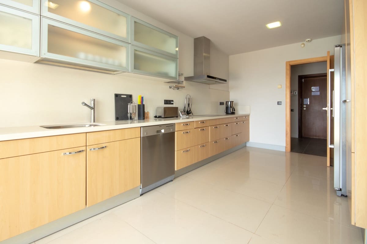 4 chambre Villa/Maison à vendre à La Duquesa / Puerto de la Duquesa avec piscine garage - 1 200 000 € (Ref: 9186490)