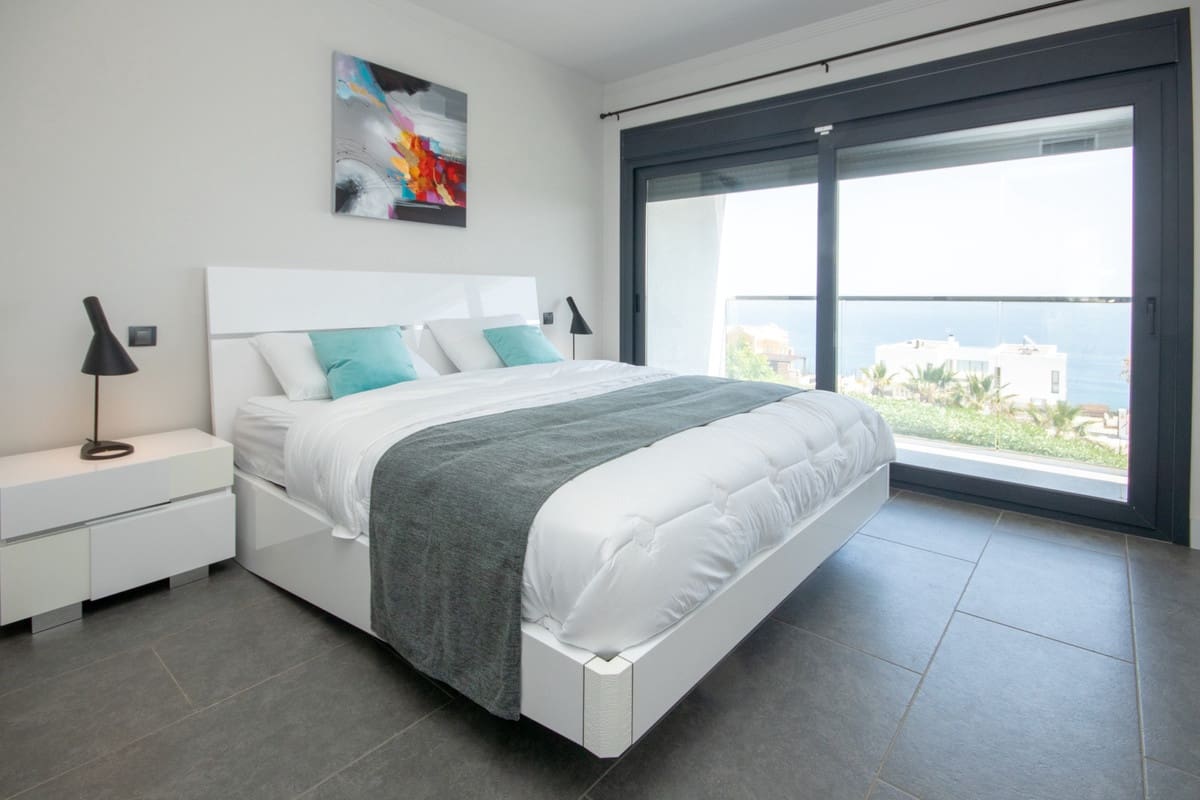 4 chambre Villa/Maison à vendre à La Duquesa / Puerto de la Duquesa avec piscine garage - 1 200 000 € (Ref: 9186490)