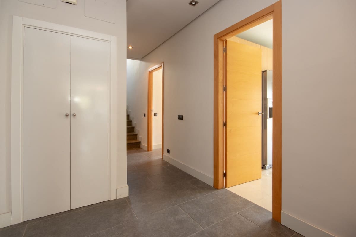 4 chambre Villa/Maison à vendre à La Duquesa / Puerto de la Duquesa avec piscine garage - 1 200 000 € (Ref: 9186490)