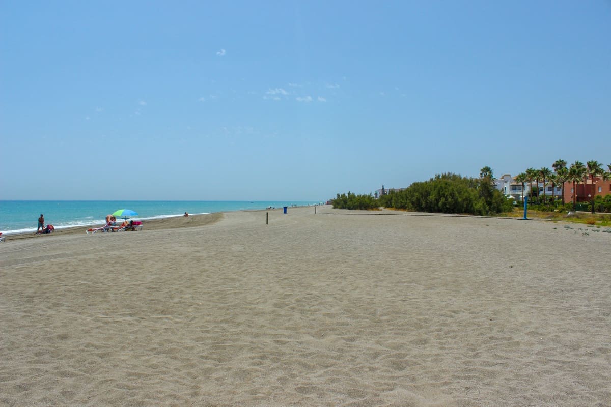 4 chambre Villa/Maison à vendre à La Duquesa / Puerto de la Duquesa avec piscine garage - 1 200 000 € (Ref: 9186490)