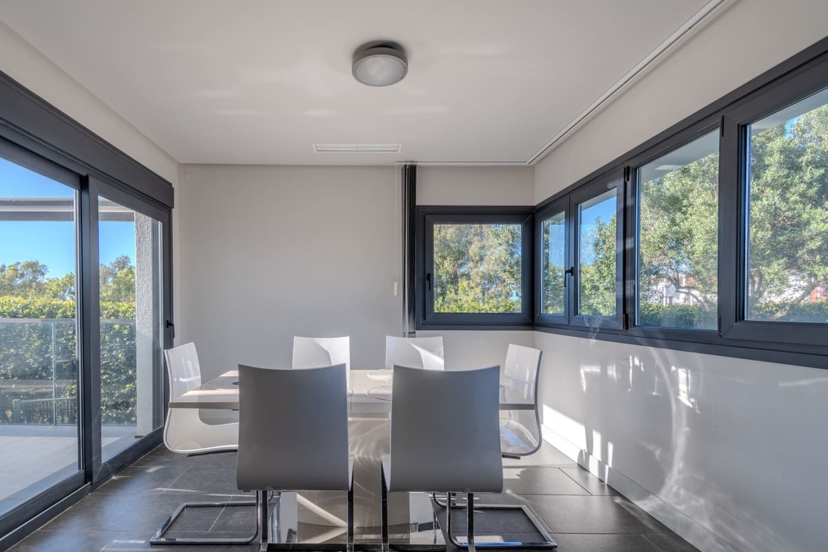 4 chambre Villa/Maison à vendre à La Duquesa / Puerto de la Duquesa avec piscine garage - 1 200 000 € (Ref: 9186490)