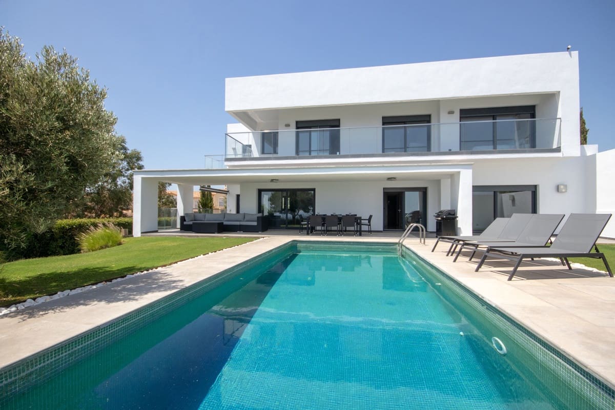 4 chambre Villa/Maison à vendre à La Duquesa / Puerto de la Duquesa avec piscine garage - 1 200 000 € (Ref: 9186490)