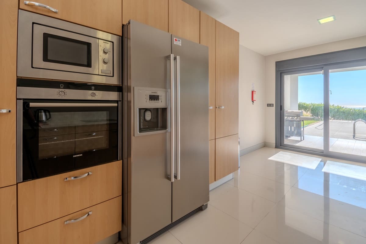 4 chambre Villa/Maison à vendre à La Duquesa / Puerto de la Duquesa avec piscine garage - 1 200 000 € (Ref: 9186490)