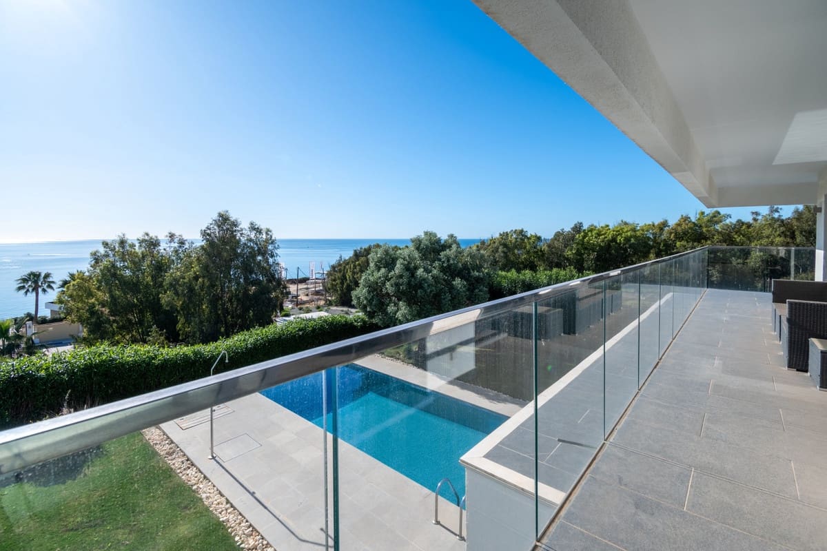 4 chambre Villa/Maison à vendre à La Duquesa / Puerto de la Duquesa avec piscine garage - 1 200 000 € (Ref: 9186490)