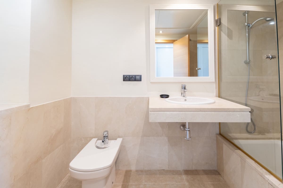 4 chambre Villa/Maison à vendre à La Duquesa / Puerto de la Duquesa avec piscine garage - 1 200 000 € (Ref: 9186490)