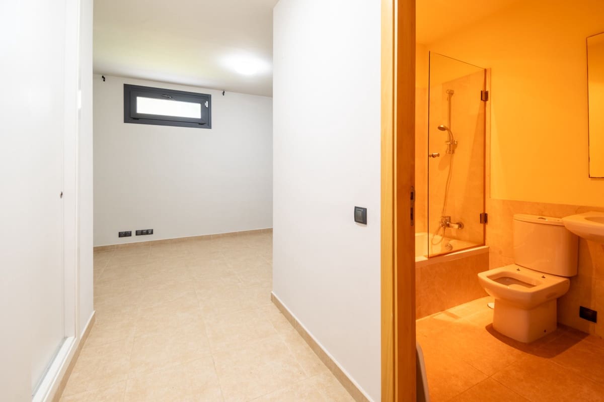 4 chambre Villa/Maison à vendre à La Duquesa / Puerto de la Duquesa avec piscine garage - 1 200 000 € (Ref: 9186490)