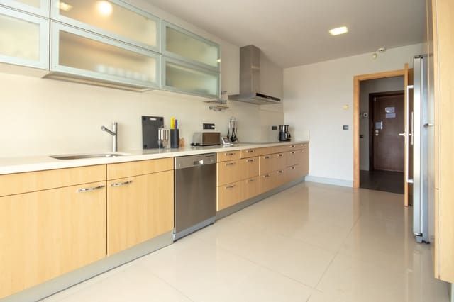 4 chambre Villa/Maison à vendre à La Duquesa / Puerto de la Duquesa, Manilva avec piscine garage - 1 200 000 € (Ref: 9186490)