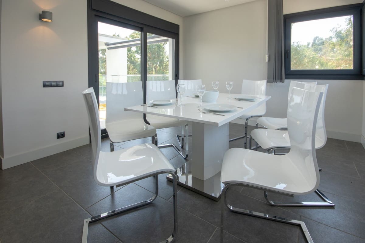 4 chambre Villa/Maison à vendre à La Duquesa / Puerto de la Duquesa avec piscine garage - 1 200 000 € (Ref: 9186490)