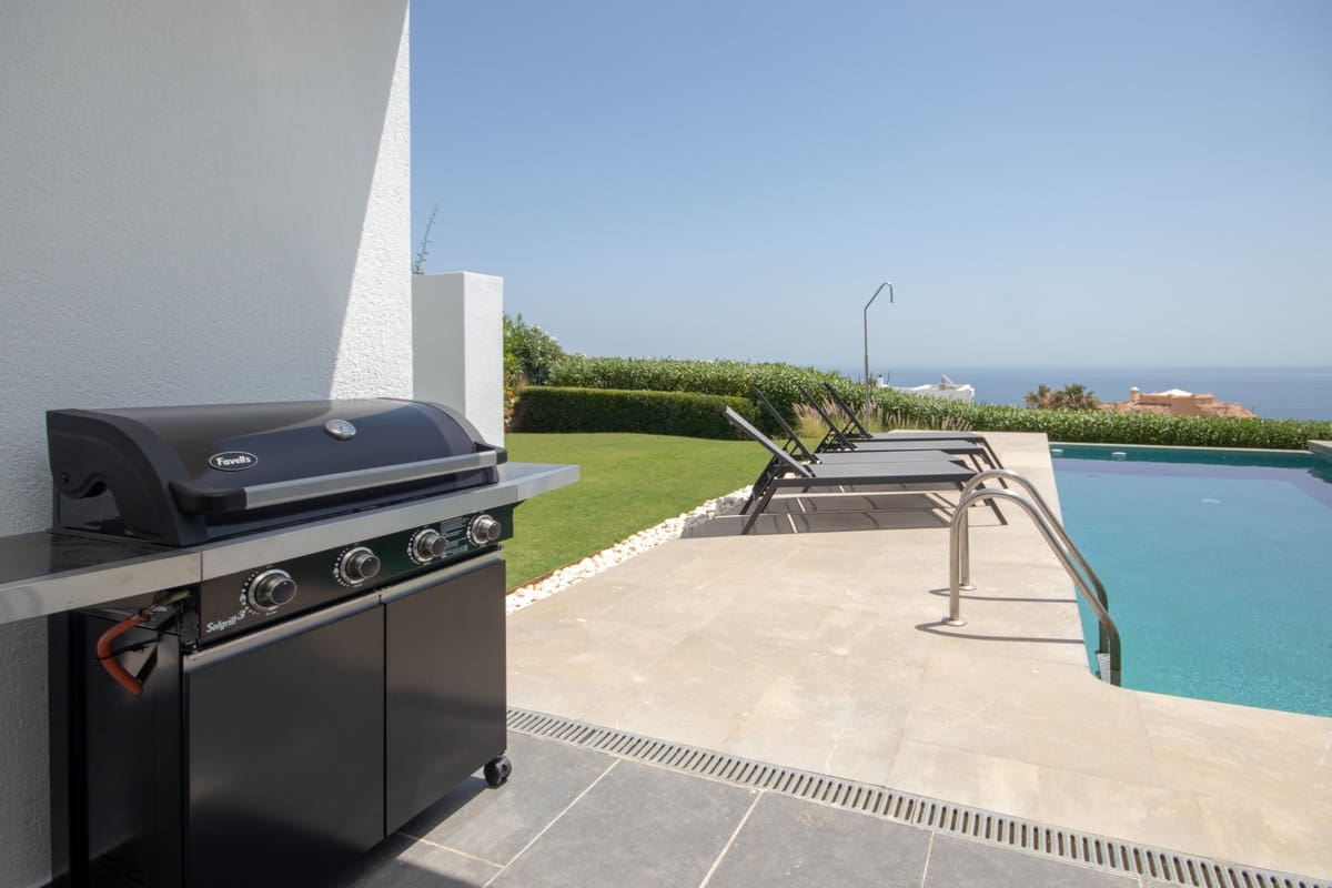 4 chambre Villa/Maison à vendre à La Duquesa / Puerto de la Duquesa avec piscine garage - 1 200 000 € (Ref: 9186490)