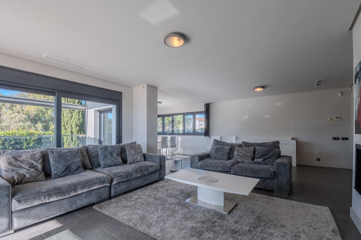 4 chambre Villa/Maison à vendre à La Duquesa / Puerto de la Duquesa avec piscine garage - 1 200 000 € (Ref: 9186490)