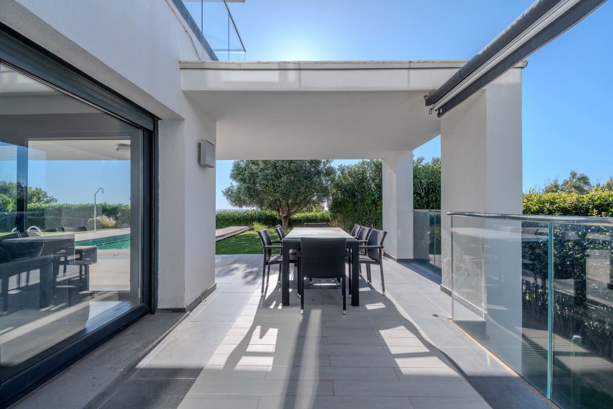 4 chambre Villa/Maison à vendre à La Duquesa / Puerto de la Duquesa avec piscine garage - 1 200 000 € (Ref: 9186490)
