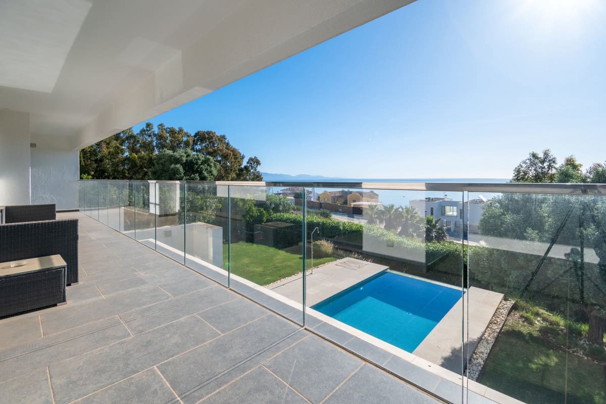 4 chambre Villa/Maison à vendre à La Duquesa / Puerto de la Duquesa avec piscine garage - 1 200 000 € (Ref: 9186490)