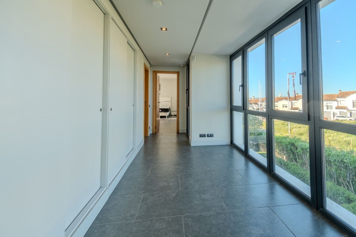 4 chambre Villa/Maison à vendre à La Duquesa / Puerto de la Duquesa avec piscine garage - 1 200 000 € (Ref: 9186490)