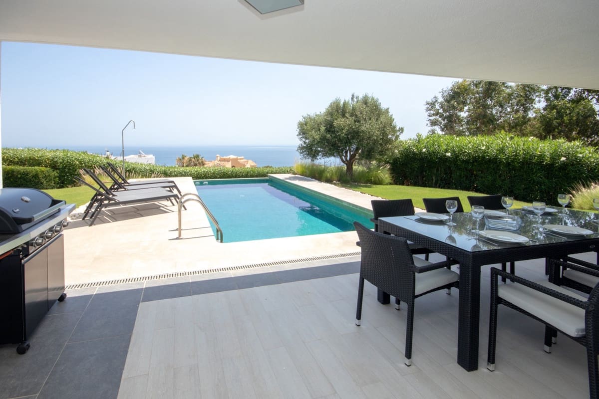 4 chambre Villa/Maison à vendre à La Duquesa / Puerto de la Duquesa avec piscine garage - 1 200 000 € (Ref: 9186490)