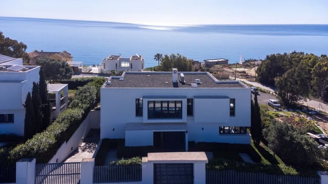 4 chambre Villa/Maison à vendre à La Duquesa / Puerto de la Duquesa, Manilva avec piscine garage - 1 200 000 € (Ref: 9186490)