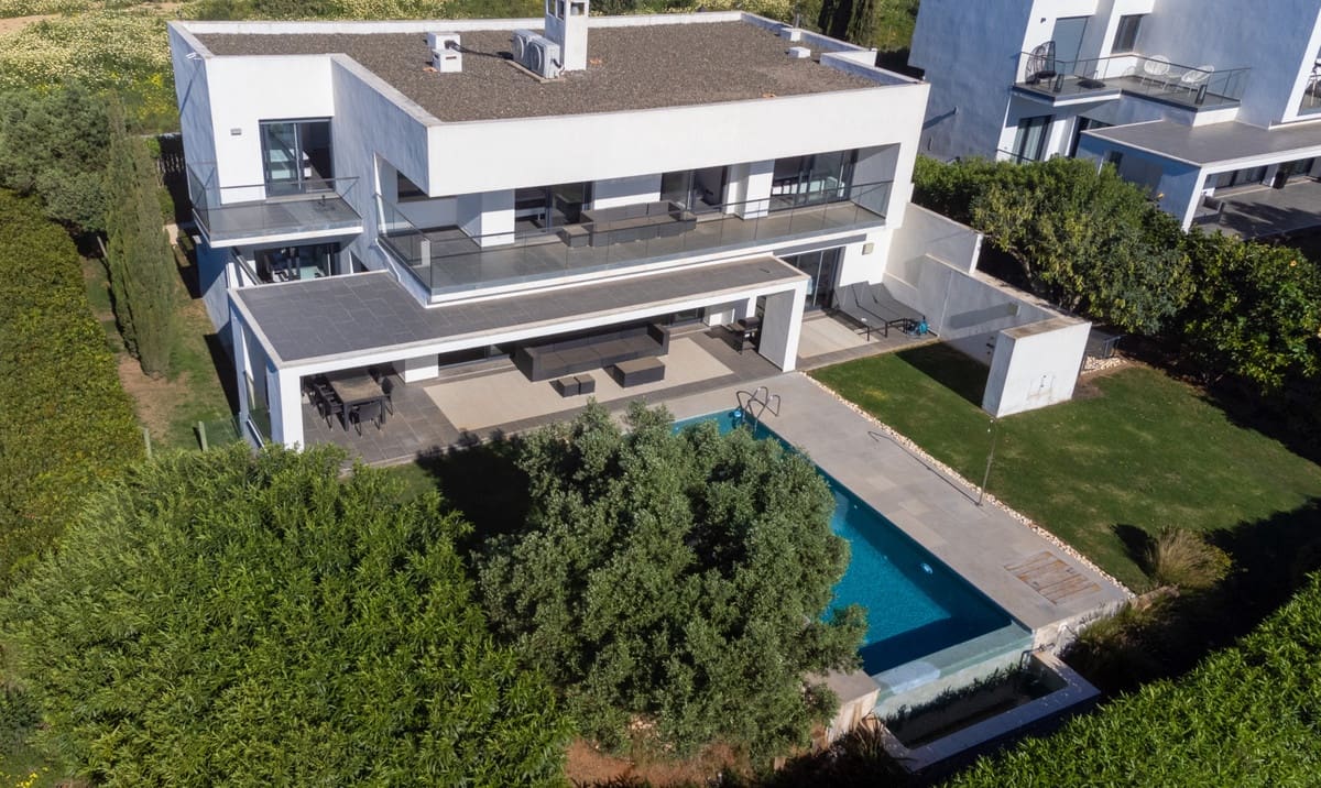 4 chambre Villa/Maison à vendre à La Duquesa / Puerto de la Duquesa avec piscine garage - 1 200 000 € (Ref: 9186490)