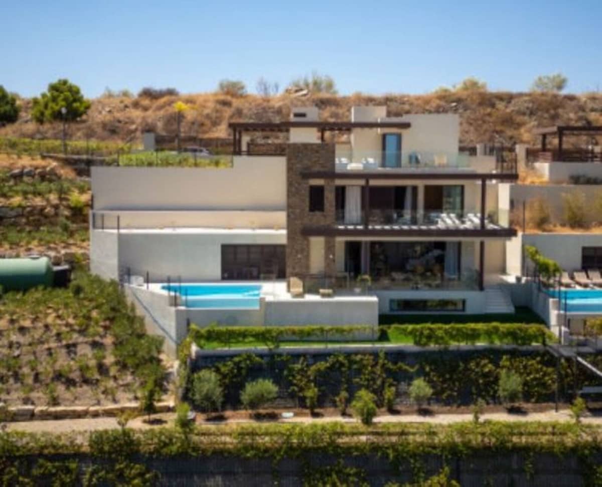 4 sypialnia Dom blizniak na sprzedaż w Benahavis z basenem garażem - 1 890 000 € (Ref: 9187677)