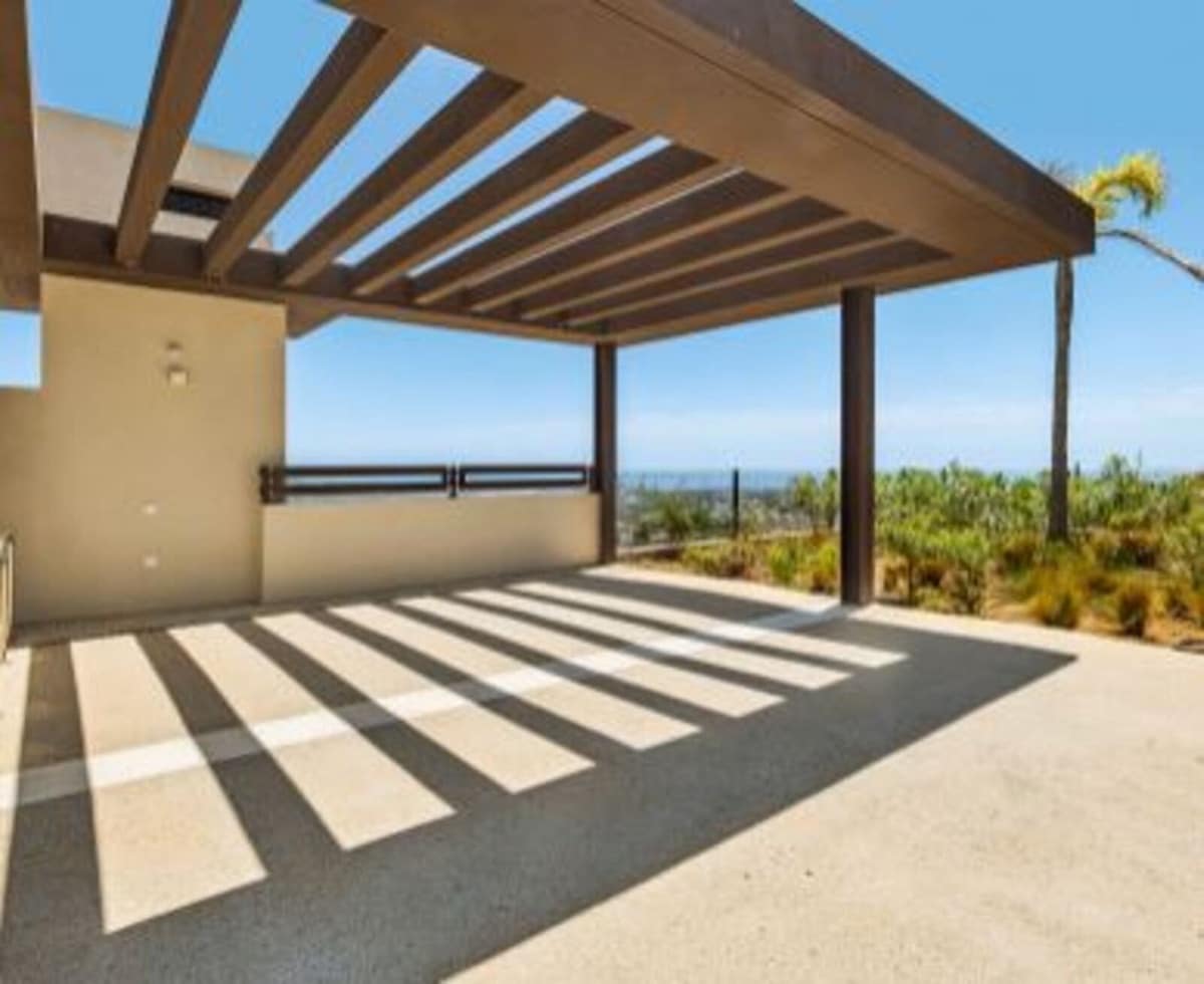 4 soveværelse Semi-Rækkehus til salg i Benahavis med swimmingpool garage - € 1.890.000 (Ref: 9187677)