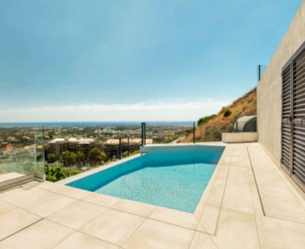 Pareado de 4 habitaciones en Benahavís en venta con piscina garaje - 1.890.000 € (Ref: 9187677)