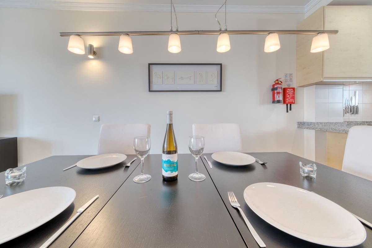 2 soveværelse Lejlighed til salg i Calahonda med swimmingpool garage - € 395.000 (Ref: 9191908)