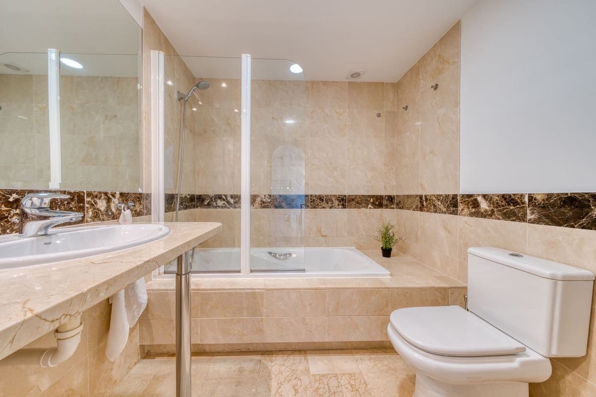 2 soveværelse Lejlighed til salg i Calahonda med swimmingpool garage - € 395.000 (Ref: 9191908)