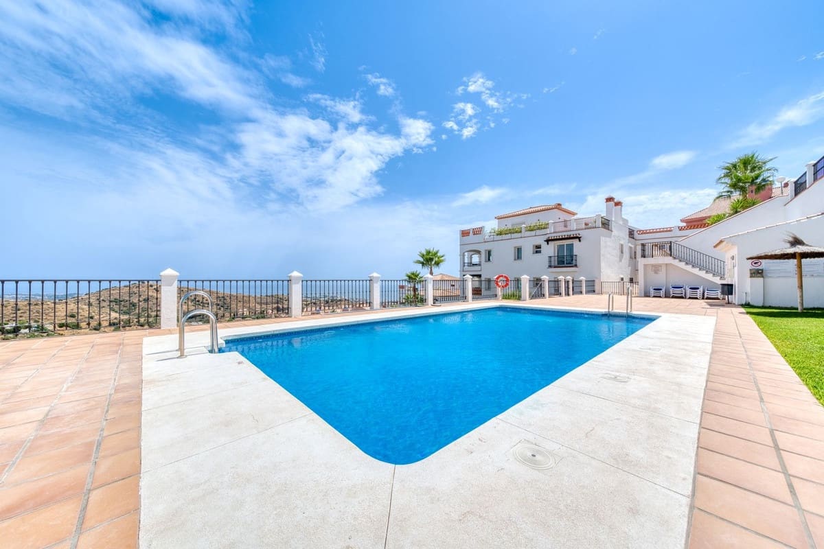 2 soveværelse Lejlighed til salg i Calahonda med swimmingpool garage - € 395.000 (Ref: 9191908)