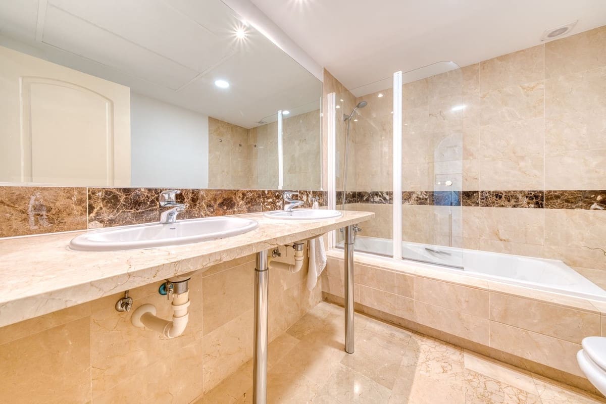 2 chambre Appartement à vendre à Calahonda avec piscine garage - 395 000 € (Ref: 9191908)