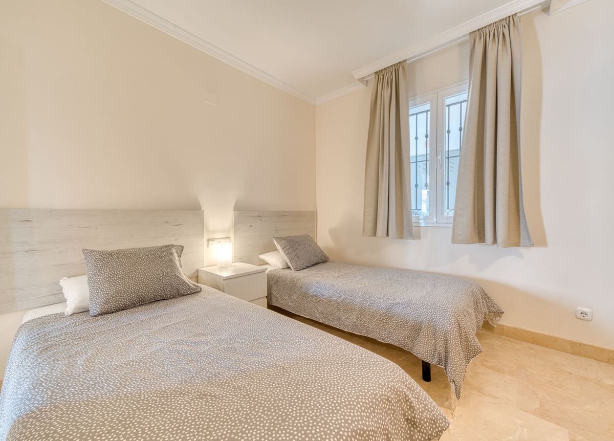 2 chambre Appartement à vendre à Calahonda avec piscine garage - 395 000 € (Ref: 9191908)