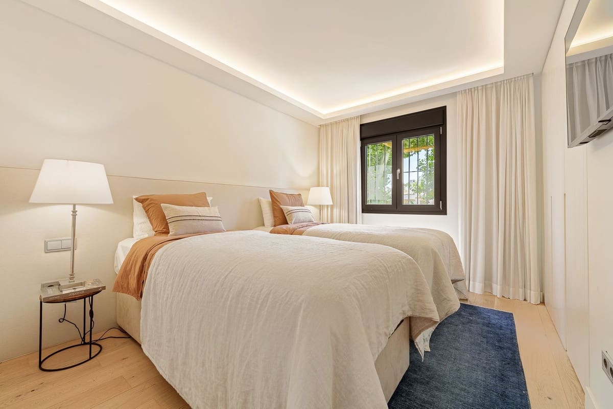 4 soverom Hus til salgs i Golden Mile med svømmebasseng garasje - € 2 895 000 (Ref: 9201812)