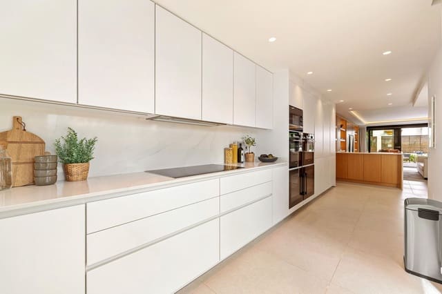 4 slaapkamer Huis te koop in Golden Mile, Marbella met zwembad garage - € 2.895.000 (Ref: 9201812)