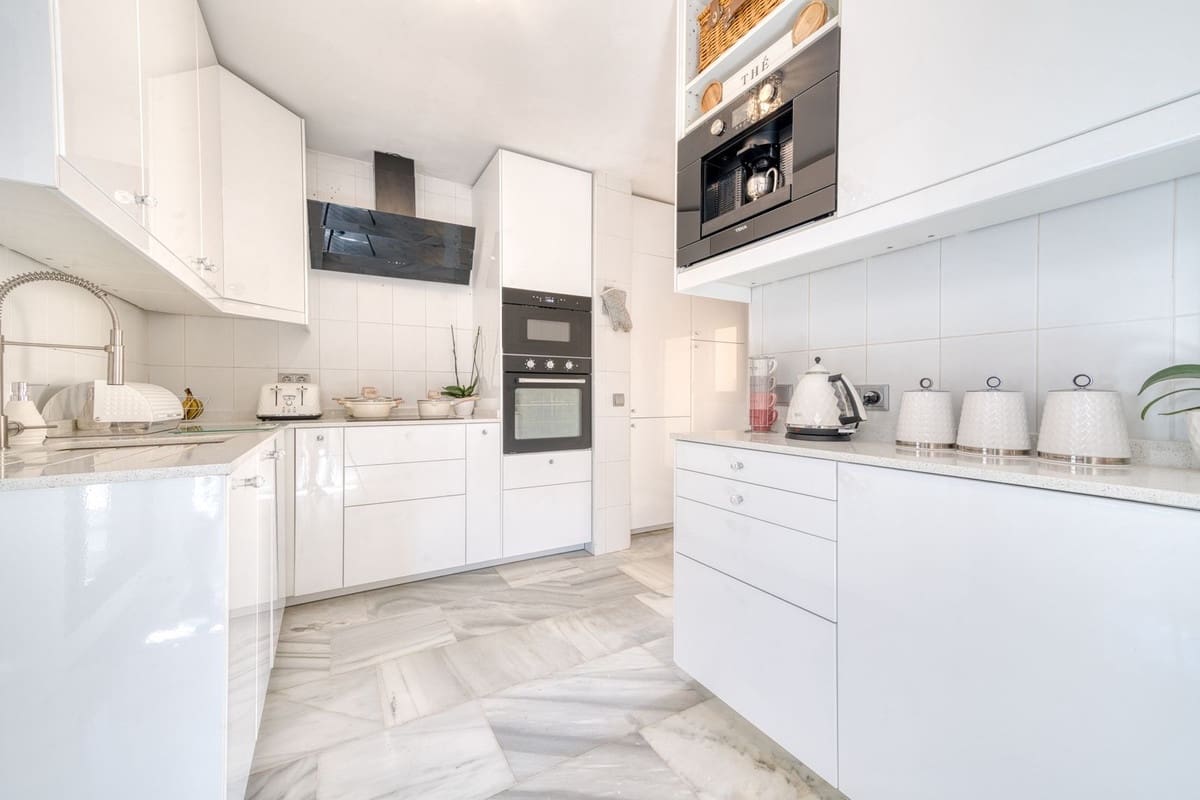 3 soverom Villa til salgs i Benahavis med svømmebasseng garasje - € 575 000 (Ref: 9201982)