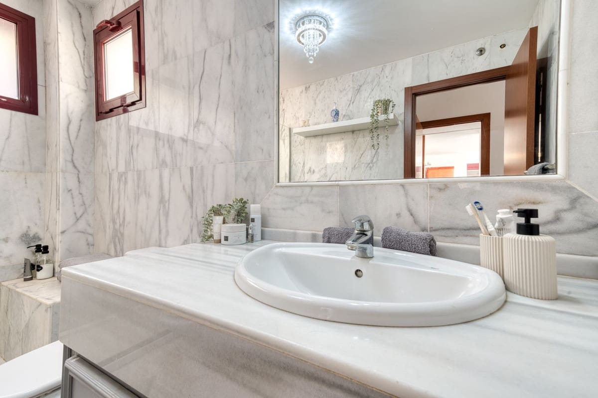 3 soverom Villa til salgs i Benahavis med svømmebasseng garasje - € 575 000 (Ref: 9201982)