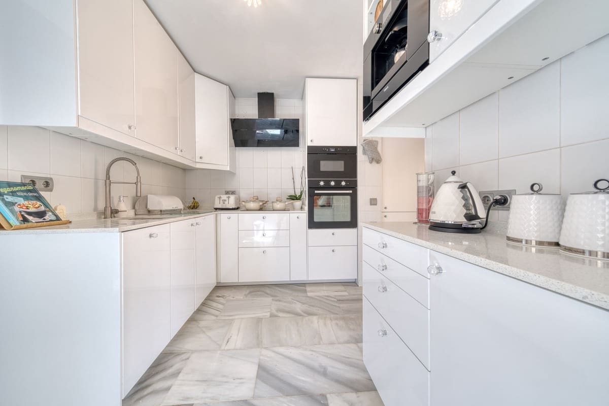 3 soverom Villa til salgs i Benahavis med svømmebasseng garasje - € 575 000 (Ref: 9201982)