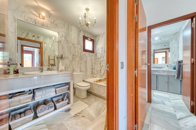 3 soverom Villa til salgs i Benahavís med svømmebasseng garasje - € 575 000 (Ref: 9201982)