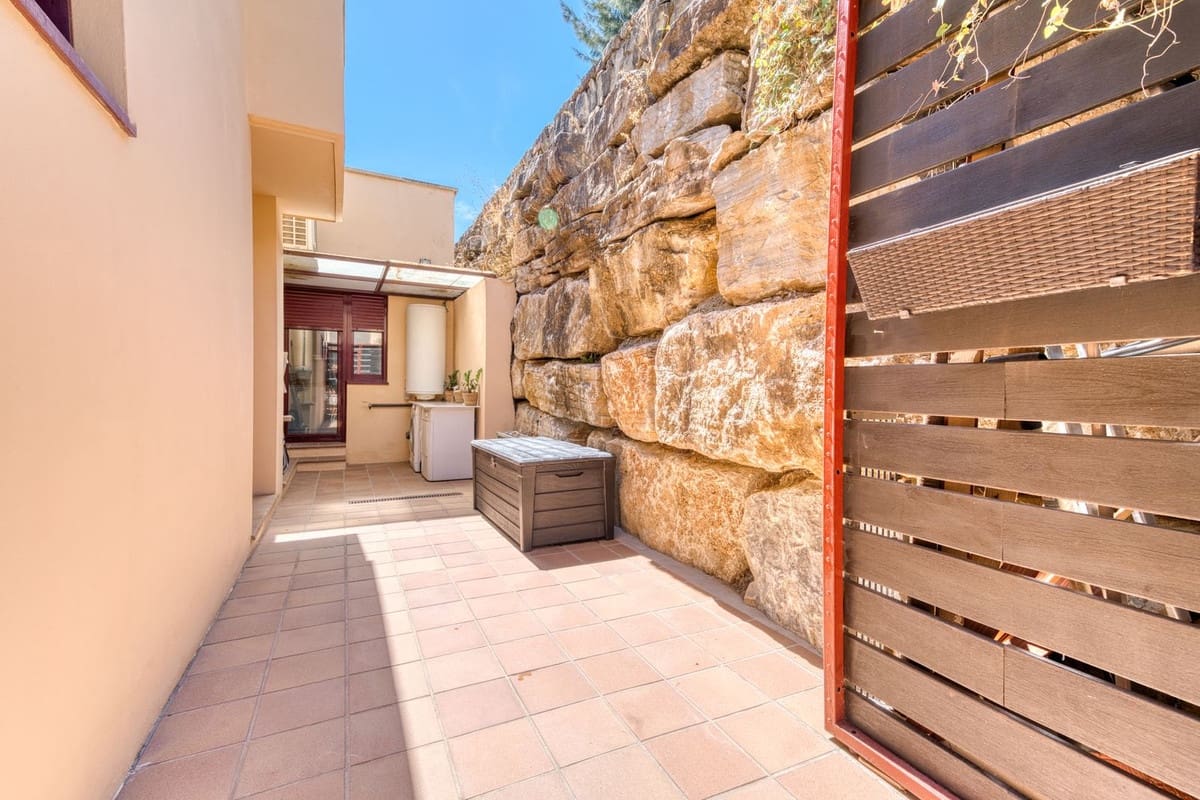 3 soverom Villa til salgs i Benahavis med svømmebasseng garasje - € 575 000 (Ref: 9201982)