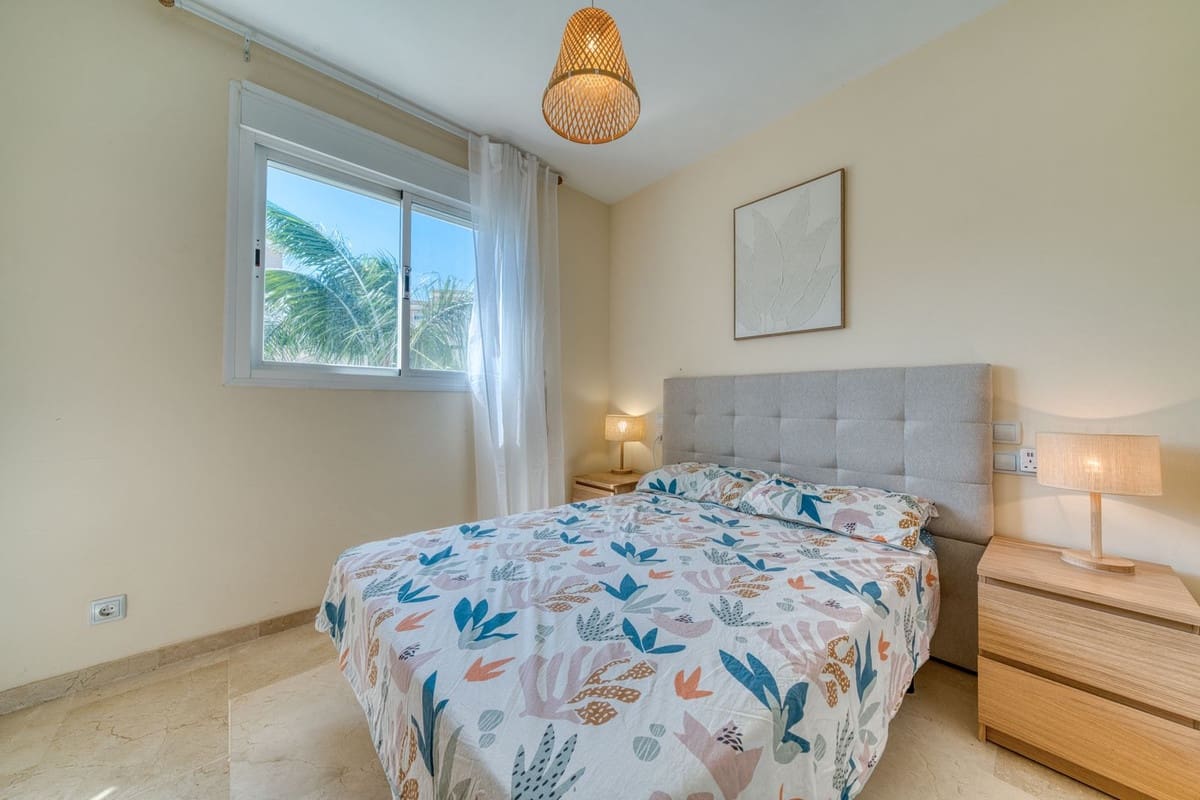 4 sovrum Hus till salu i La Duquesa / Puerto de la Duquesa med pool garage - 410 000 € (Ref: 9203213)