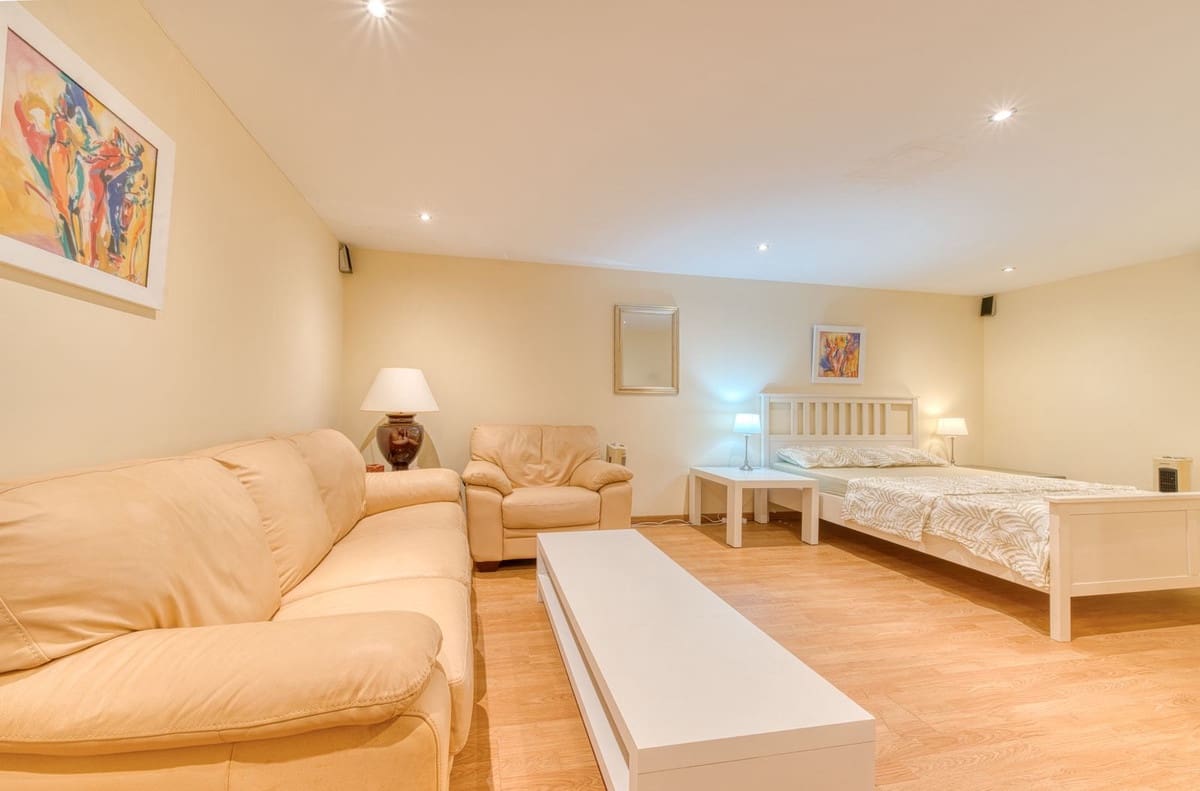 4 sovrum Hus till salu i La Duquesa / Puerto de la Duquesa med pool garage - 410 000 € (Ref: 9203213)