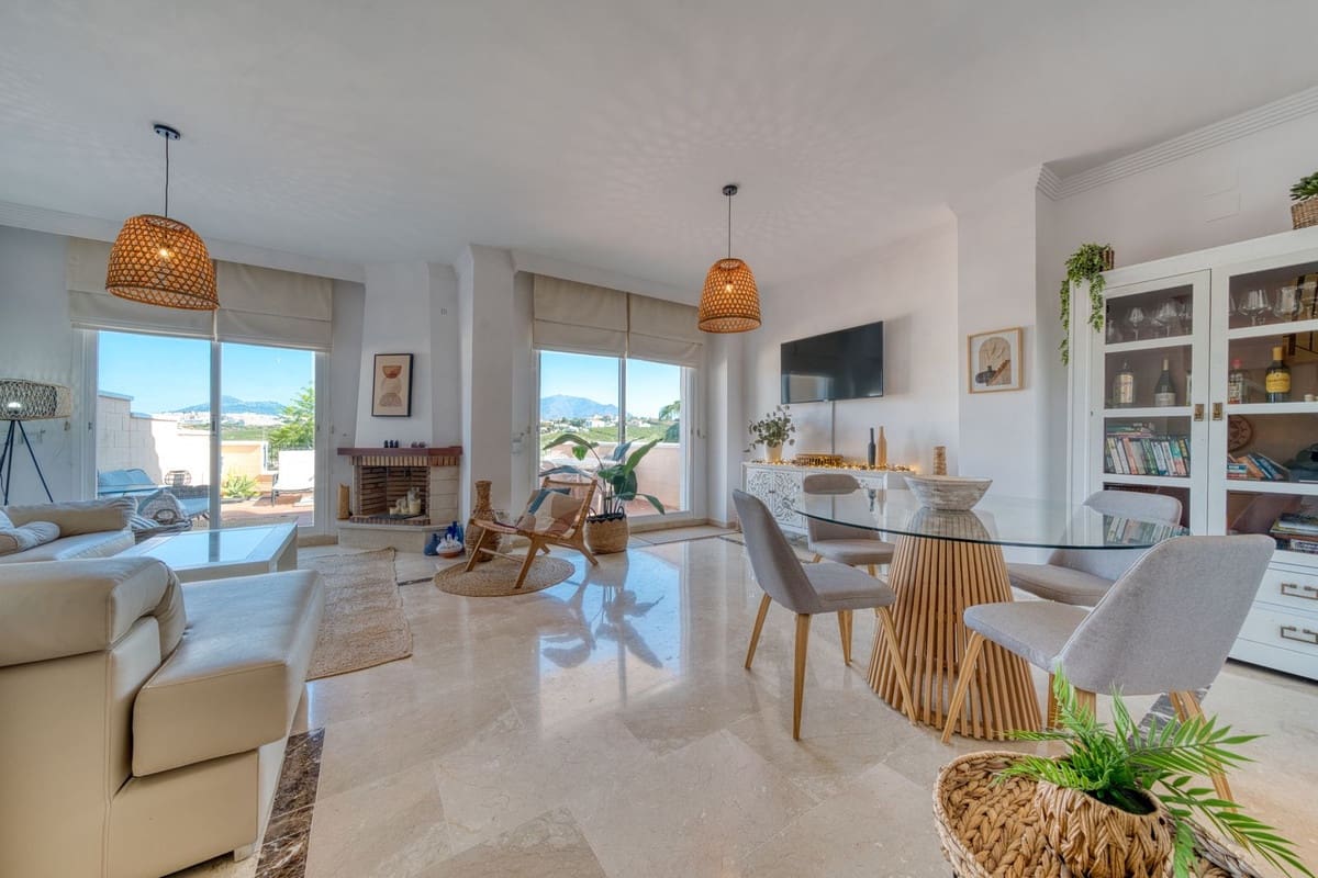 4 sovrum Hus till salu i La Duquesa / Puerto de la Duquesa med pool garage - 410 000 € (Ref: 9203213)