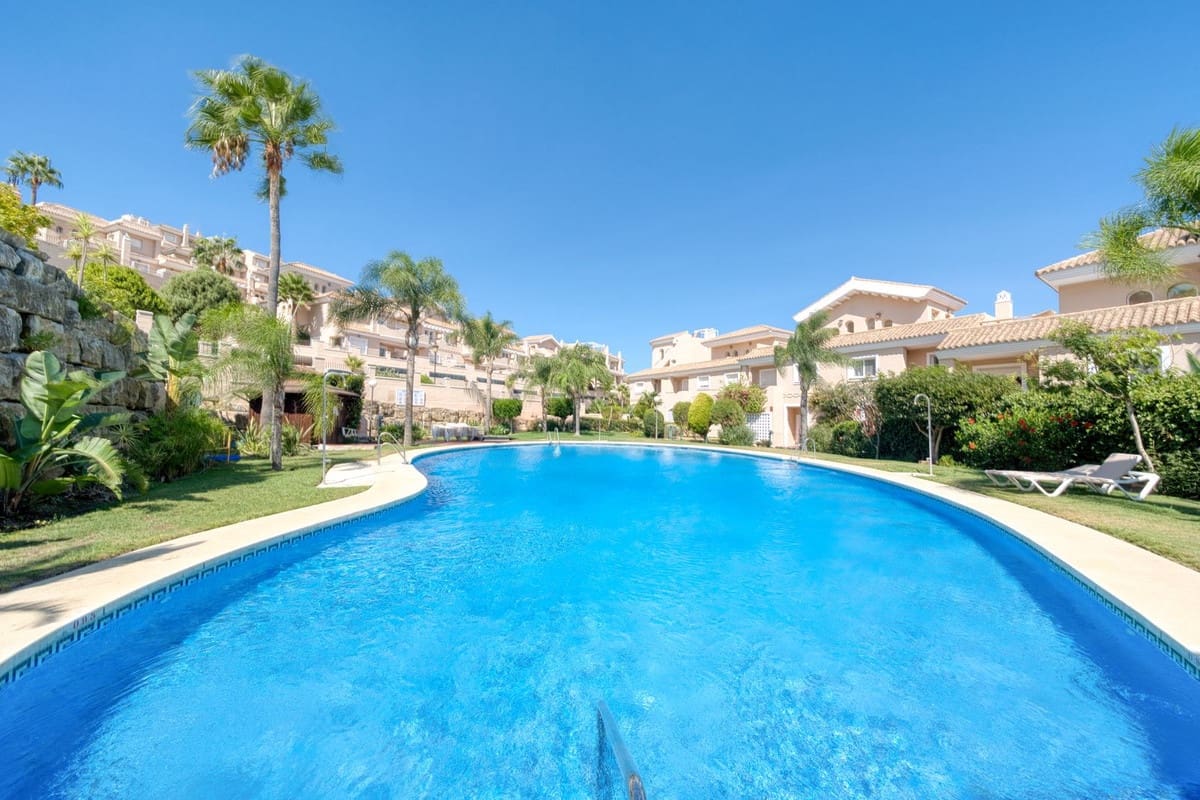 4 sovrum Hus till salu i La Duquesa / Puerto de la Duquesa med pool garage - 410 000 € (Ref: 9203213)